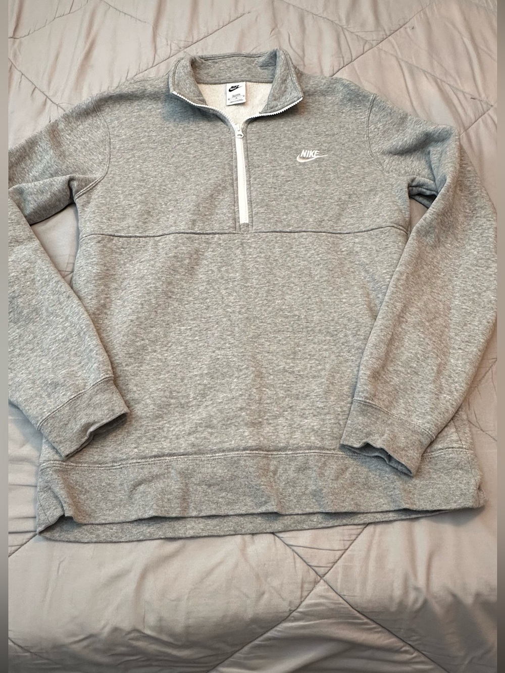Nike Men’s Light Grey Half-Zip Sweatshirt